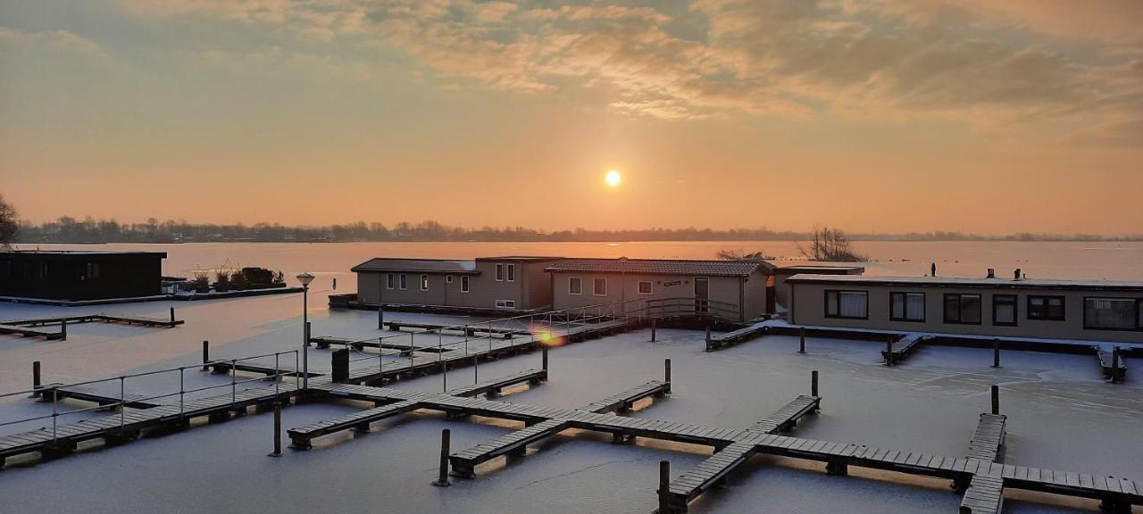 Visserslust - Woonboten & Appartementen Vinkeveen Esterno foto